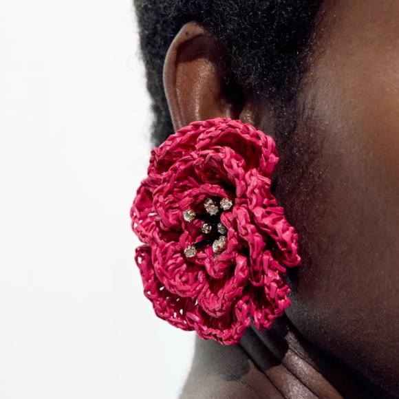 🔥🔥Zara Rafia flower sparkle earrings - Picture 2 of 3